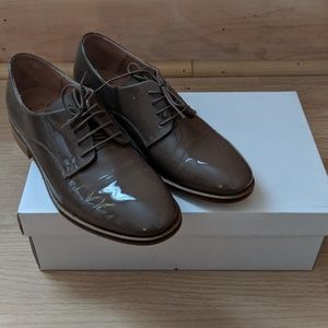New Andre Assous 'Viola' taupe oxford 36B